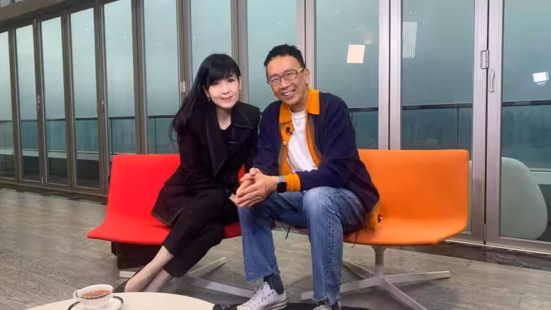 罕談夫妻間相處！周慧敏大誇對方尊重婚姻，拍拖期間卻曾八次出軌
