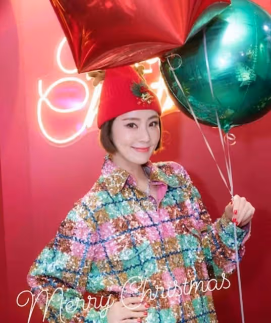 狀態佳！49歲張玉珊淡出幕前多年罕曬近照，更與富豪男友不離不棄