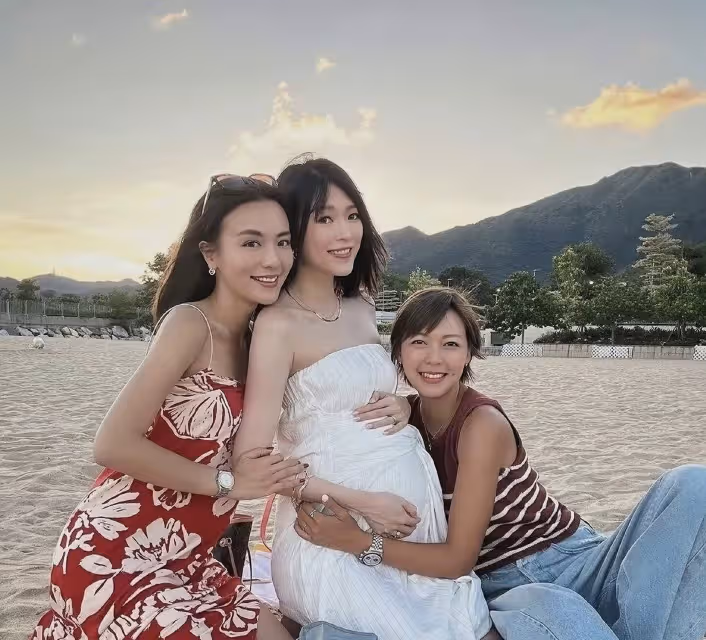 香港人氣女星連詩雅臨盆在即，曬最新孕肚照，網友：顏霸夫妻