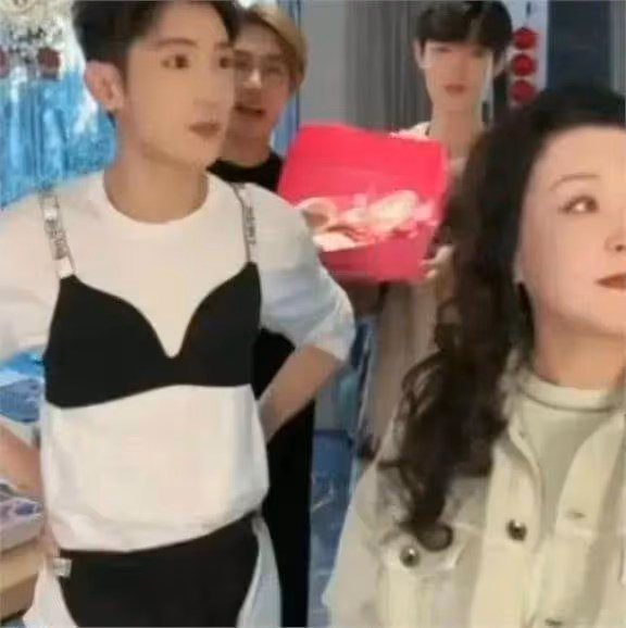 汪小菲曝大S曾家暴,還影射其向孩子灌輸錯誤政治觀,引發熱議!