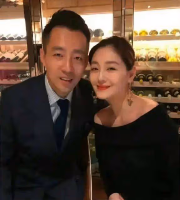 汪小菲曝大S曾家暴,還影射其向孩子灌輸錯誤政治觀,引發熱議!