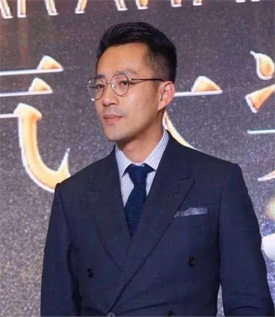 汪小菲曝大S曾家暴,還影射其向孩子灌輸錯誤政治觀,引發熱議!
