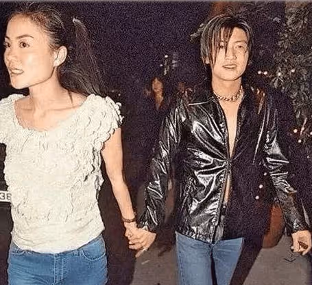 謝霆鋒為何遲遲不娶王菲？並非謝賢阻擾，王菲女兒不小心透露實情