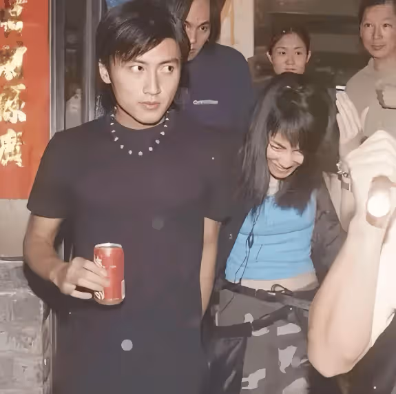 謝霆鋒再次求婚被拒,王菲的話讓他心碎,網友:張柏芝才是真愛!