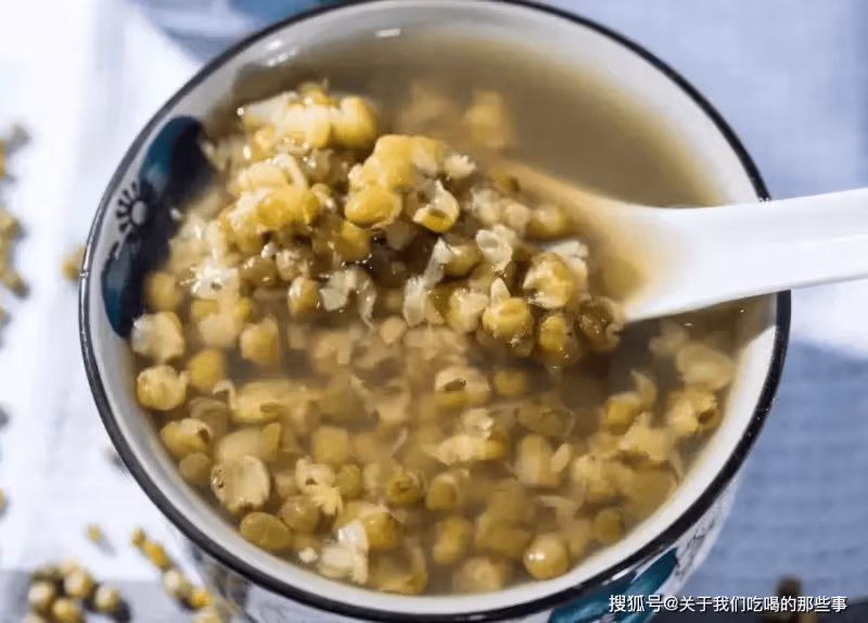 煮綠豆湯，干豆子不要直接煮，教您一招，10分鐘開花，軟爛又起沙