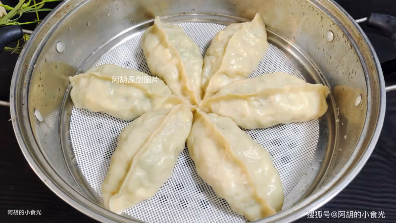 入伏後包餃子,這餡使勁吃!天熱蒸一鍋,時令鮮蔬、清爽不膩,一口一個香不停