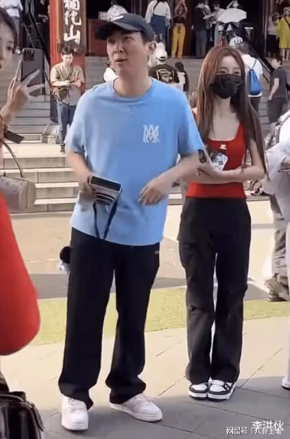 王思聰後宮起火!現女友曬豪宅內網紅打卡牆,前女友曬娃賺錢被罵哭
