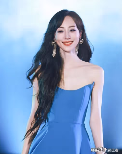 丑老公藏不住了!韓雪與大18歲老公罕見同框,香港與好友聚餐被偶遇