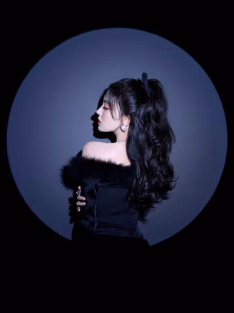 娜扎當個「花瓶」挺好的，穿黑色包臀裙優雅魅惑，也瘦了不少