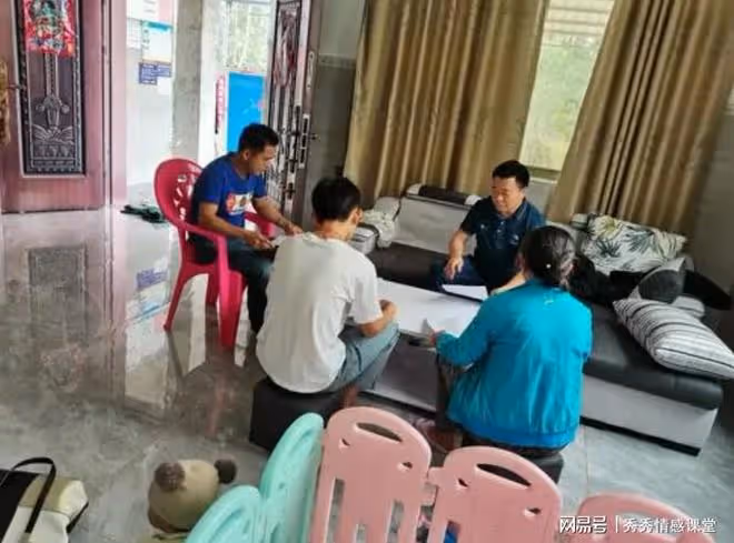 我把2套拆遷房全給小兒子，大兒子一家從此失聯，8年後我無家可歸