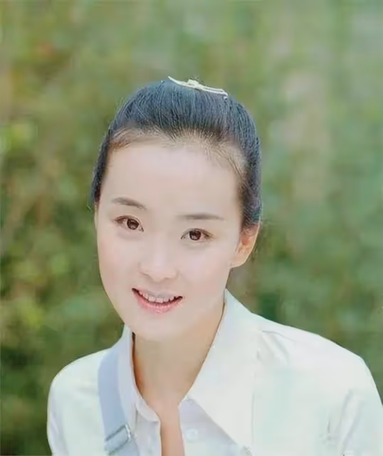 50歲「晴格格」王艷慘狀被揭露：15億豪宅沒了，貴婦人設坍塌？