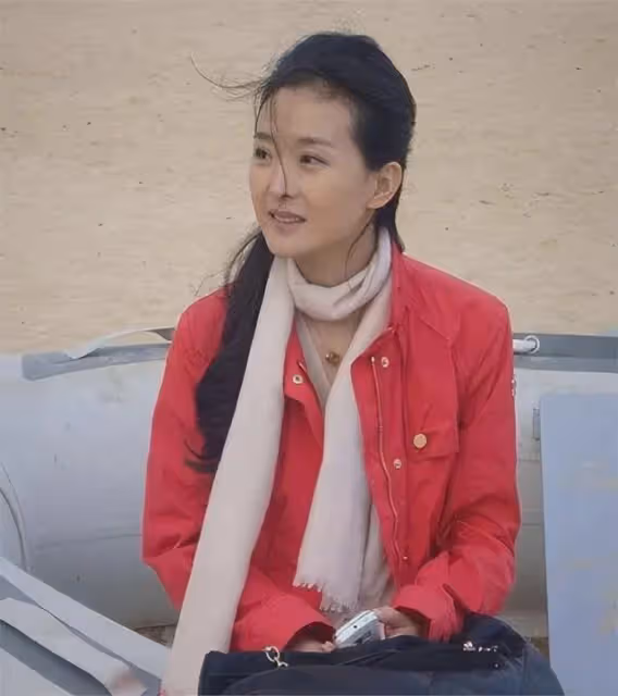 50歲「晴格格」王艷慘狀被揭露:15億豪宅沒了,貴婦人設坍塌?