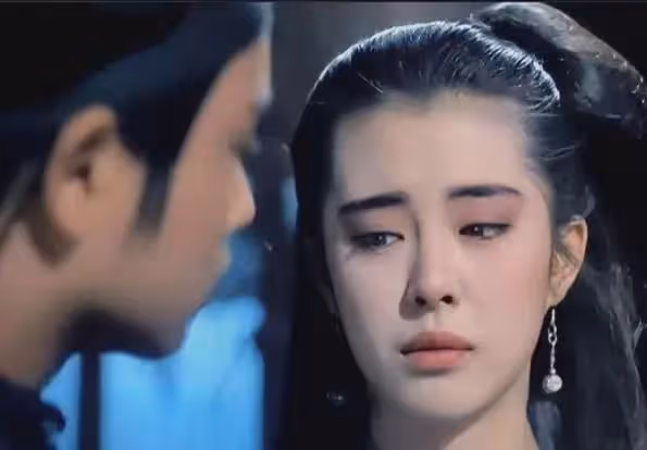 現在嫌棄她們丑，當年追成狗，這些發福的女明星，當年全是大美女