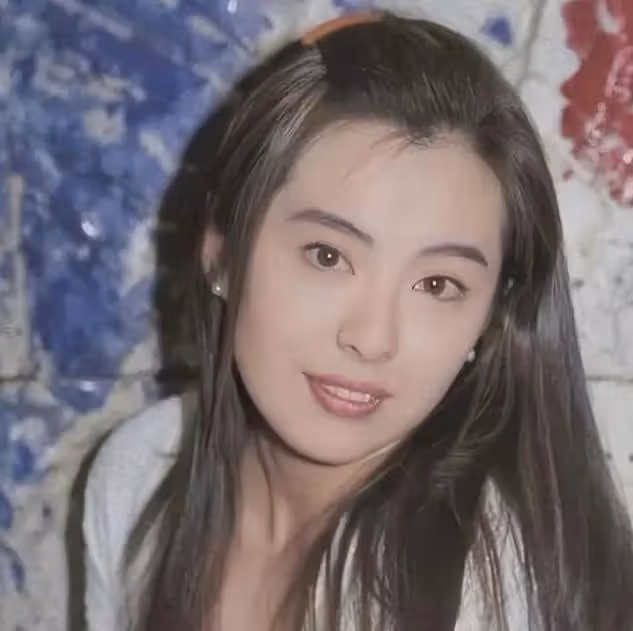 現在嫌棄她們丑，當年追成狗，這些發福的女明星，當年全是大美女