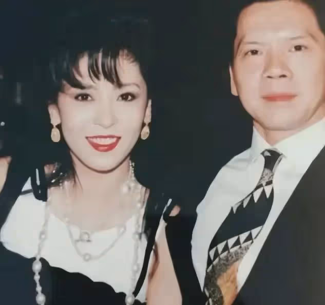 現在嫌棄她們丑,當年追成狗,這些發福的女明星,當年全是大美女