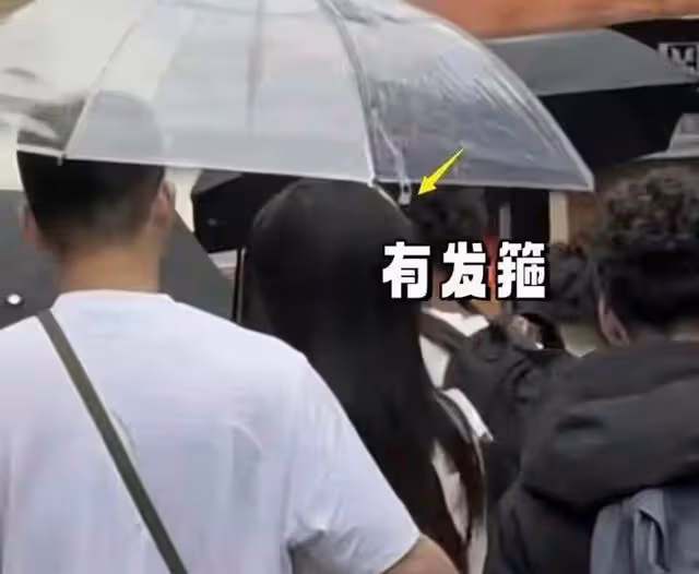 告別楊洋！網友日本偶遇喬欣雙人行！以為是戀情瓜結果驚爆早已婚