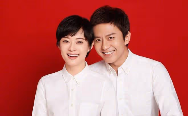 孫儷鄧超攜子女觀賽,顏值神似驚呆眾人,幸福家庭惹人羨!