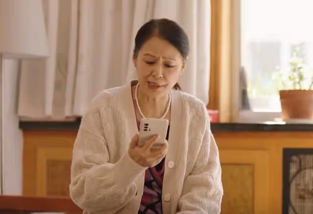 你比星光美麗:肖亦驍妻子上門,怒扇栗儷三巴掌,蘇之舟出面保護