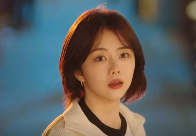 你比星光美麗大結局:紀星生下孩子,韓廷抱著女兒不撒手