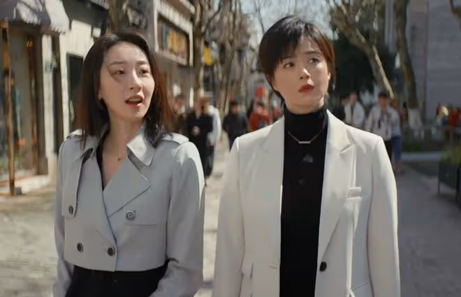 41歲發福鬆弛的蔣欣,打臉了多少「假凍齡」女神