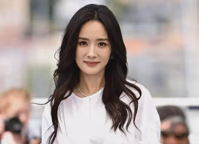41歲發福鬆弛的蔣欣,打臉了多少「假凍齡」女神
