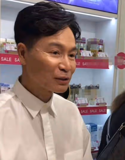 香港老牌男神近照,有人暴瘦,有人禿頭白髮,有人健碩似壯年