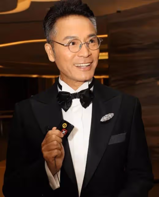 香港老牌男神近照,有人暴瘦,有人禿頭白髮,有人健碩似壯年