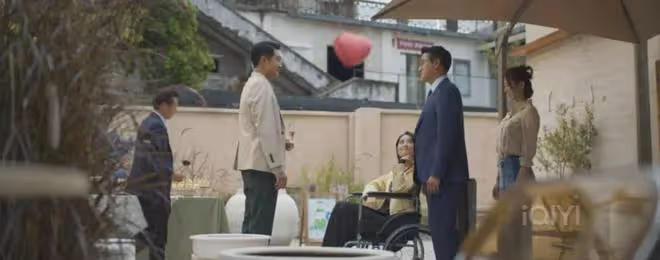 錯位：顧己鳴被警察從婚禮上直接帶走！白富美蘇真真為何控制欲強