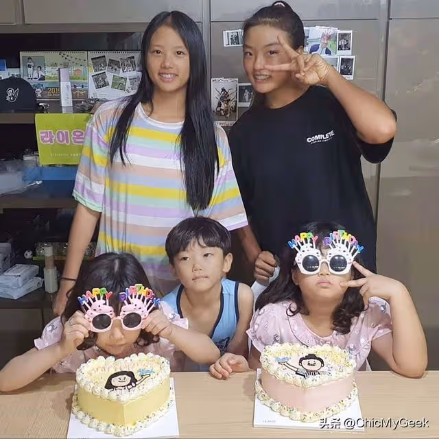《超人回來了》童星近況,大韓、民國、萬歲三胞胎暴風成長!