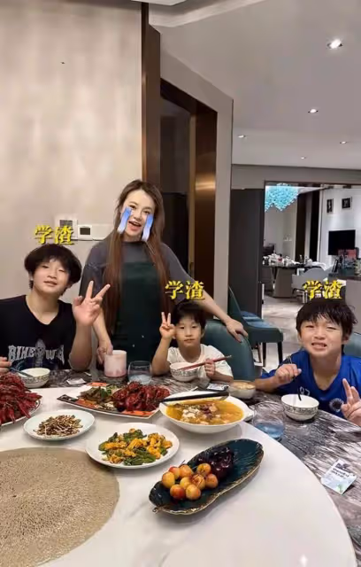 鄒市明創業失利,冉瑩穎走網紅路線,自曝三個兒子都是學渣!