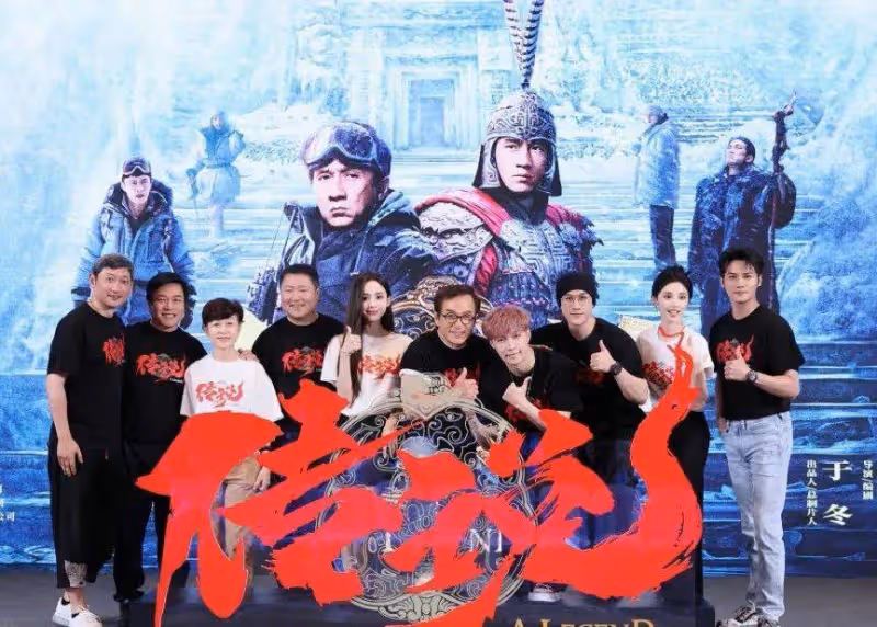 就算年輕了43歲，他倆也不像情侶