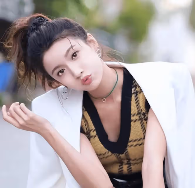 TVB最「黑紅」視後無劇可拍,轉做吃播網紅,吃重口味食物吸引眼球,負評消失?