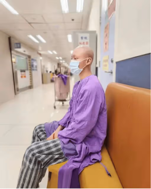 突發！TVB主持人因病去世，終年29歲，人生坎坷卻勵志，去世前3天寫下告別文