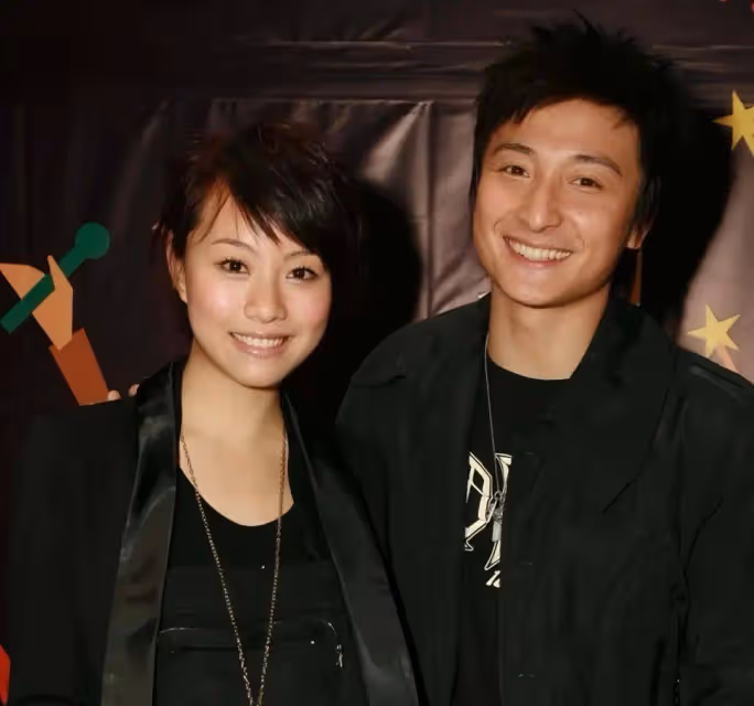 恭喜!40歲香港知名女星單身三年曝新戀情,承認與肌肉男戀愛,網友催快點結婚