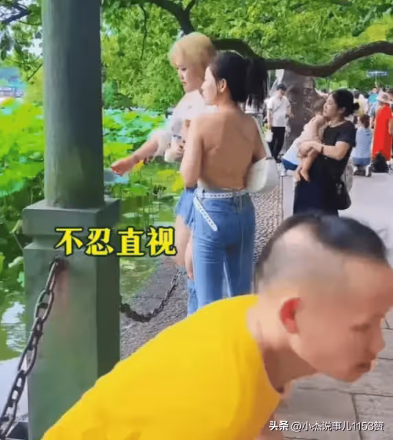 兩女子穿清涼服裝逛西湖,露背裝引熱議,女子解釋:我有穿衣自由