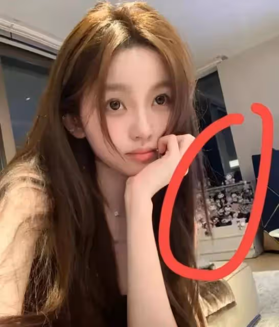 王思聰剪新髮型狀態顯油膩，帶女朋友抓娃娃喂鹿感情甜蜜，羨慕