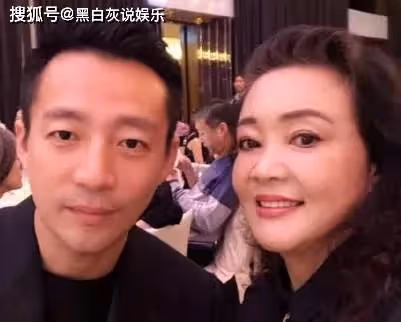 汪小菲深夜破防上熱搜,吐槽大S的騷操作,小梅溫柔安慰他