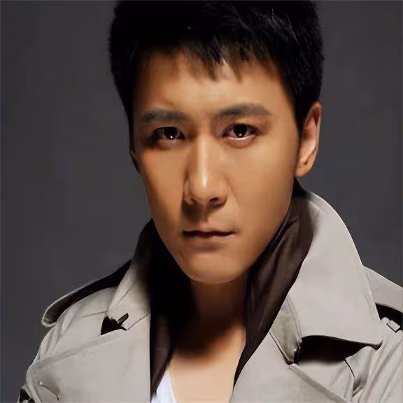 他是最乾淨的男演員,和妻子姐弟戀,相愛20年,一家三口很幸福