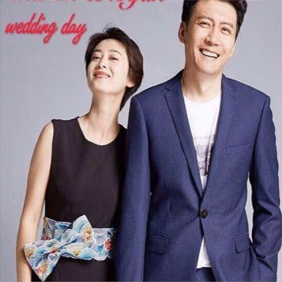 他是最乾淨的男演員,和妻子姐弟戀,相愛20年,一家三口很幸福