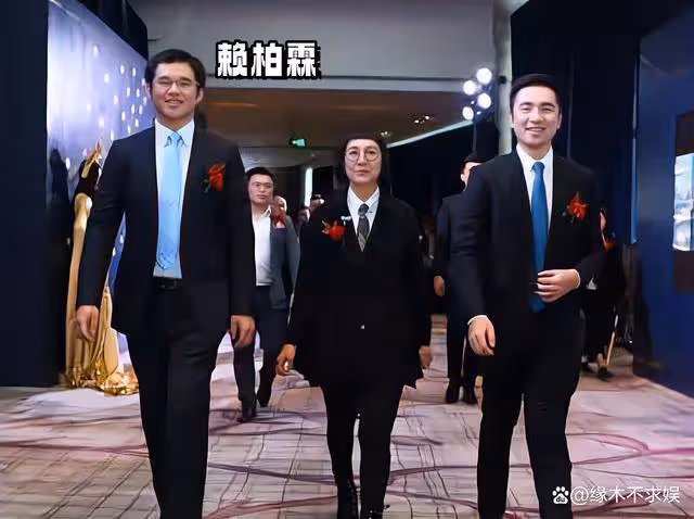 喬欣歷任男友被扒,除了楊洋全是富二代,賴柏霖只能排第二!