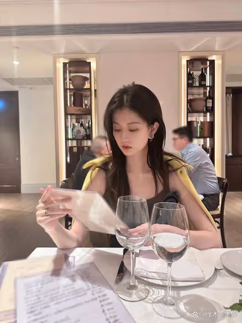 喬欣歷任男友被扒,除了楊洋全是富二代,賴柏霖只能排第二!