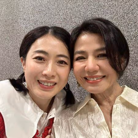 鍾楚紅64歲樣貌曝光 好友曬「無濾鏡自拍」泄真實膚況