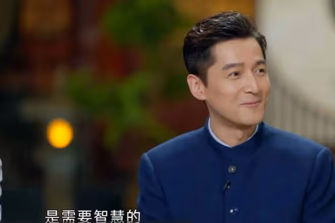 胡歌罕見秀恩愛,大讚老婆持家有道,終於明白他為何選擇黃曦寧