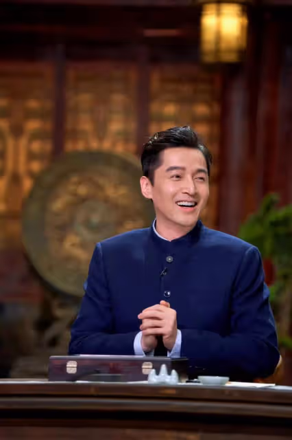 胡歌罕見秀恩愛,大讚老婆持家有道,終於明白他為何選擇黃曦寧