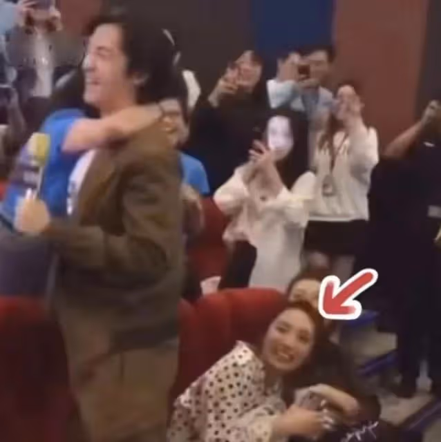 胡歌罕見秀恩愛,大讚老婆持家有道,終於明白他為何選擇黃曦寧