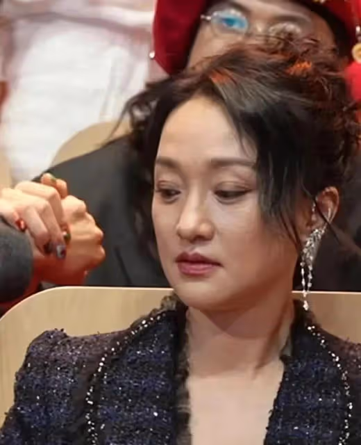 同樣是49歲生圖，鬆弛的周迅和自律的林志玲，差別出來了