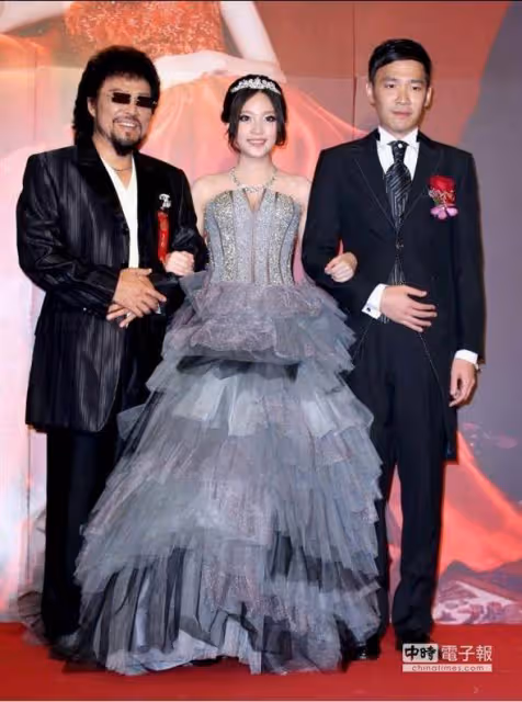 曾一集賺60萬!71歲張菲「淡出演藝圈5年」節儉生活曝光,巧遇徐乃麟「在鄉下當指揮官」近照太驚人