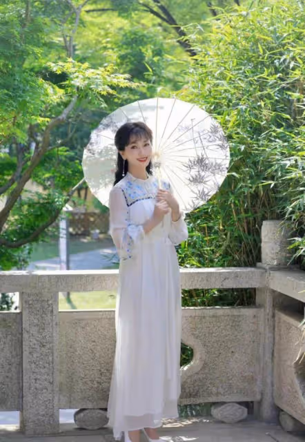 趙雅芝滿臉皺紋,劉曉慶眼皮聳拉,「不老女神」都是假的