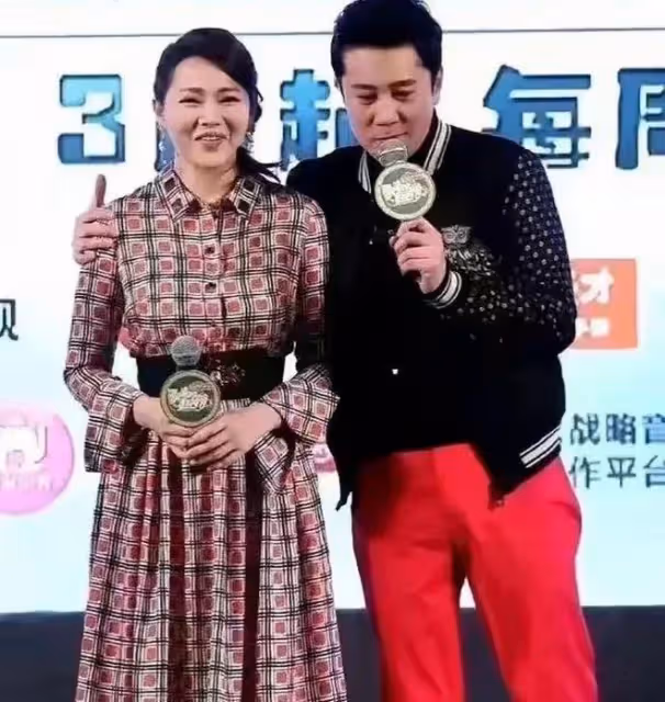 趙雅芝滿臉皺紋,劉曉慶眼皮聳拉,「不老女神」都是假的