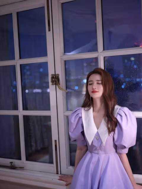 年輕就是好啊，徐璐穿香芋紫裙美如初戀，雙腿也太細了吧